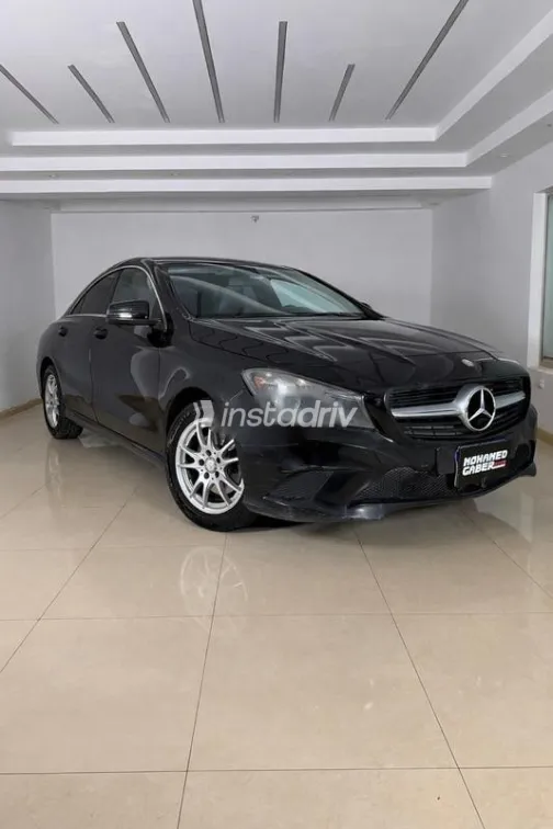 مرسيدس CLA 180 2015 أسود مستعملة للبيع - 2