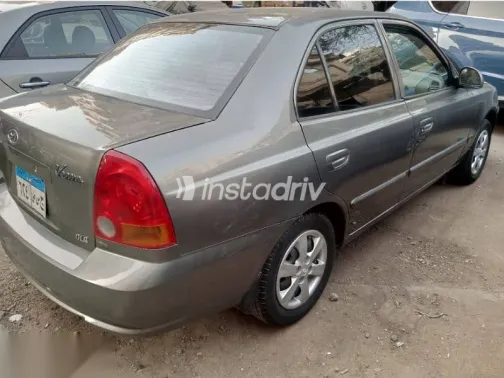 هيونداي فيرنا 2017 رمادي مستعملة للبيع - 2