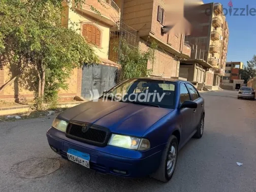 سكودا اوكتافيا 2000 أزرق غامق مستعملة للبيع - 1