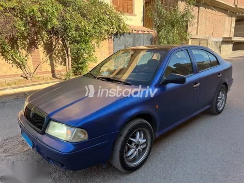 سكودا اوكتافيا 2000 أزرق غامق مستعملة للبيع - 3