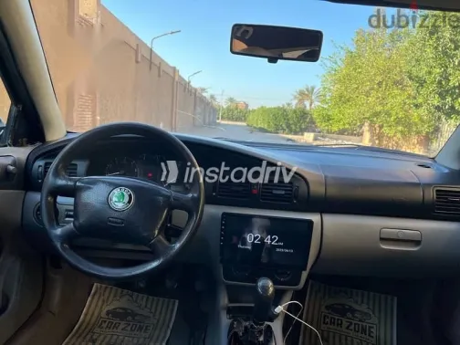 سكودا اوكتافيا 2000 أزرق غامق مستعملة للبيع - 7