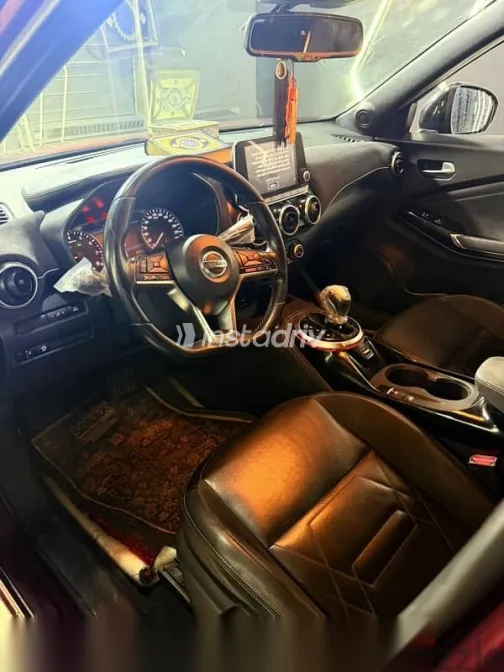Nissan Juke 2022 Burgundy Used for Sale - 9
