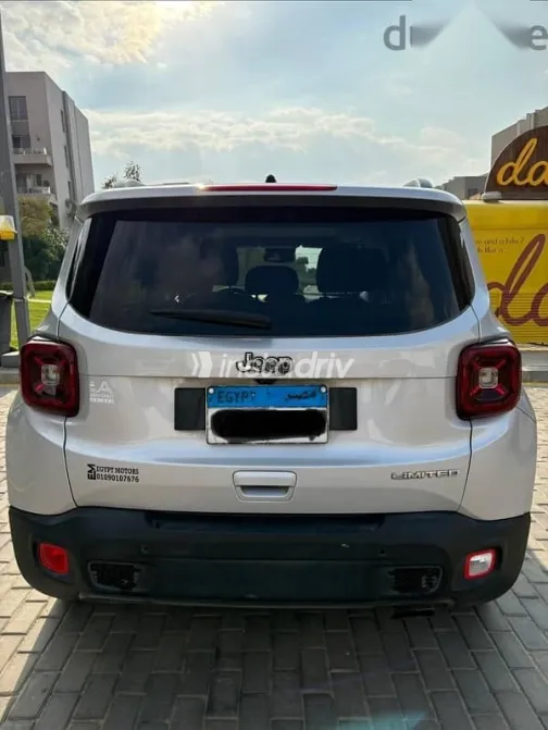 Jeep Renegade 2021 Gray Used for Sale - 2