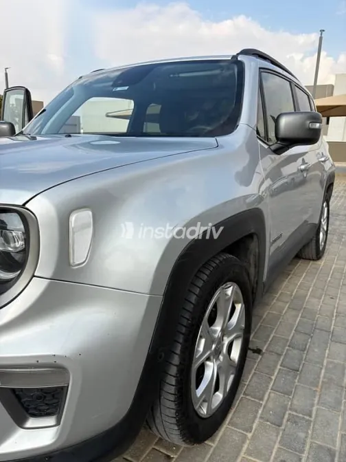 Jeep Renegade 2021 Gray Used for Sale - 3