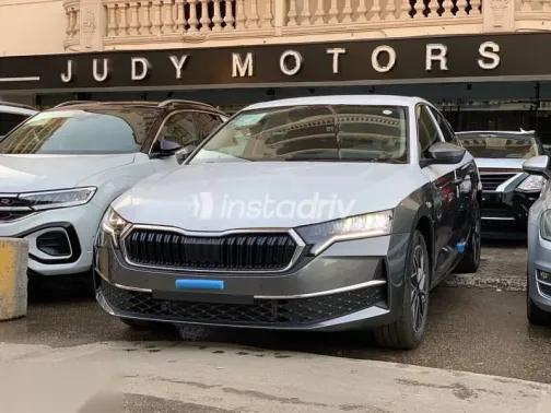 سكودا اوكتافيا 2026 رمادي جديدة للبيع - 4