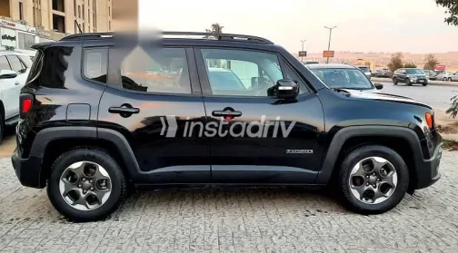جيب رينيجيد 2018 أسود مستعملة للبيع - 5