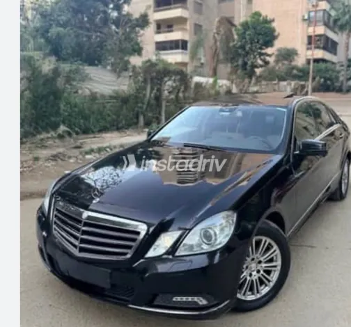 مرسيدس E 300 2010 أبيض مستعملة للبيع - 1