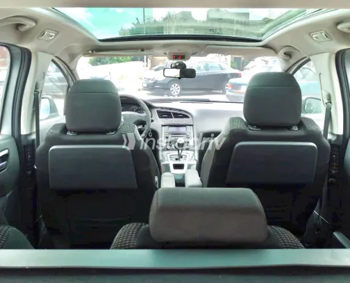 بيجو 5008 2011 أبيض مستعملة للبيع - 4