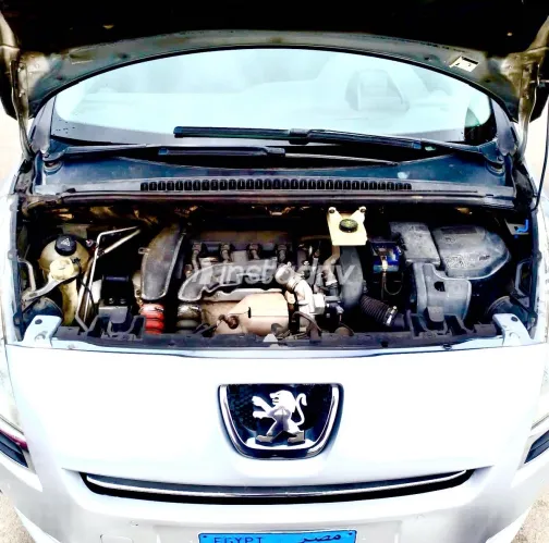 بيجو 5008 2011 أبيض مستعملة للبيع - 5