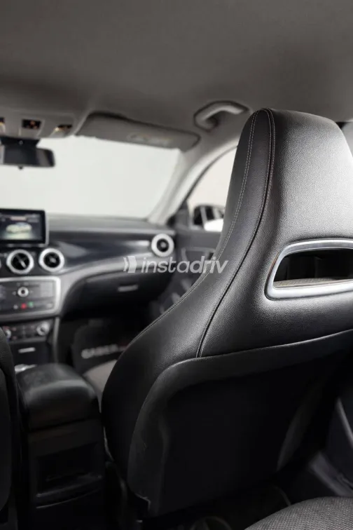 مرسيدس CLA 180 2015 أبيض مستعملة للبيع - 8