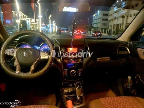 Ssang Yong Tivoli 2017 White Used for Sale - 1