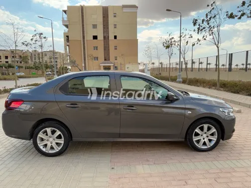 Peugeot 301 2021 White Used for Sale - 1