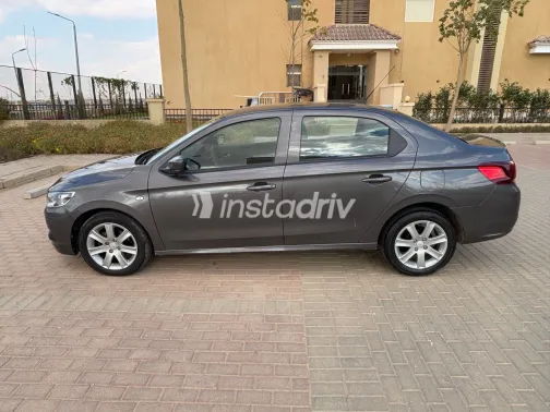 Peugeot 301 2021 White Used for Sale - 3