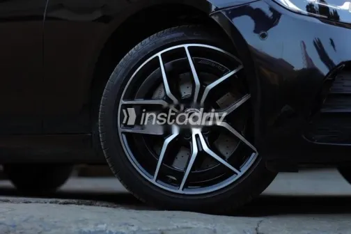 Mercedes E 300 2022 Black Used for Sale - 3