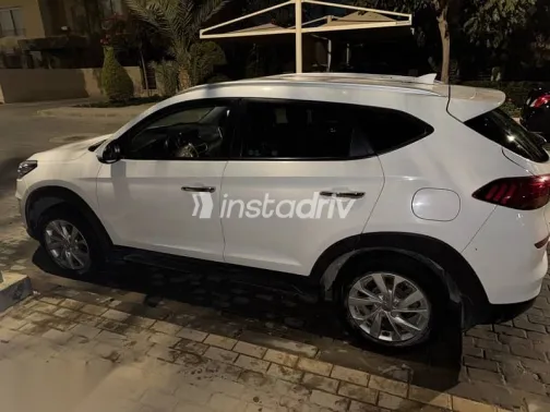 Hyundai Tucson 2021 White Used for Sale - 4