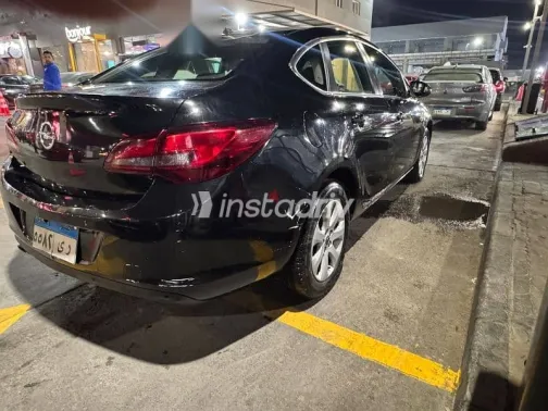 اوبل أسترا 2020 أسود مستعملة للبيع - 2