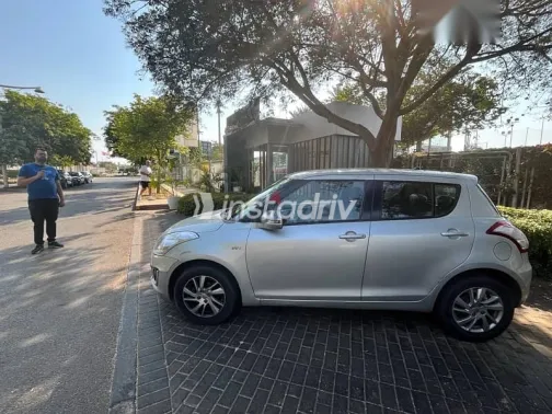 سوزوكى سويفت 2015 فضي مستعملة للبيع - 9