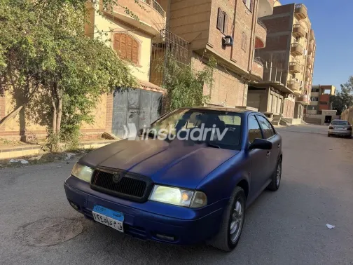 سكودا اوكتافيا A4 2000 أزرق مستعملة للبيع - 2