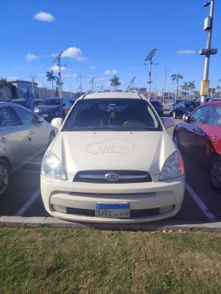 Kia Carens 2012 Beige Used for Sale