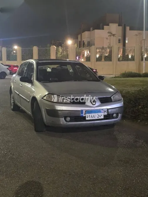 رينو ميجان 2005 فضي مستعملة للبيع - 1