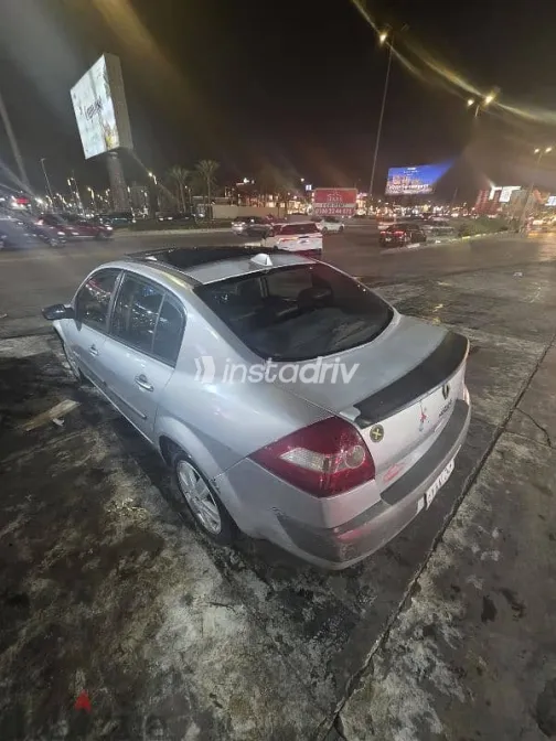 رينو ميجان 2005 فضي مستعملة للبيع - 2