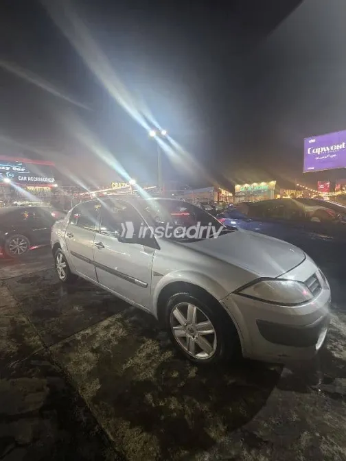 رينو ميجان 2005 فضي مستعملة للبيع - 3