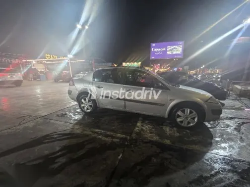 رينو ميجان 2005 فضي مستعملة للبيع - 5