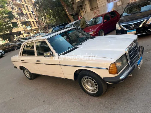 Mercedes E 200 1976 White Used for Sale - 3