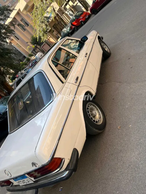 Mercedes E 200 1976 White Used for Sale - 6