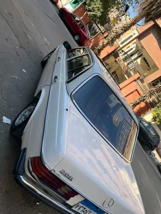 Mercedes E 200 1976 White Used for Sale
