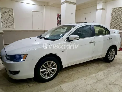 ميتسوبيشي لانسر 2016 أبيض مستعملة للبيع - 3