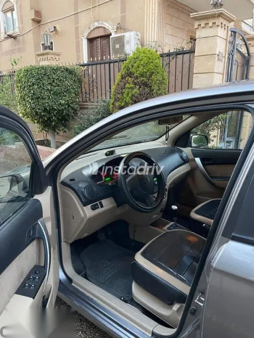 شيفروليه افيو 2017 فضي مستعملة للبيع - 3