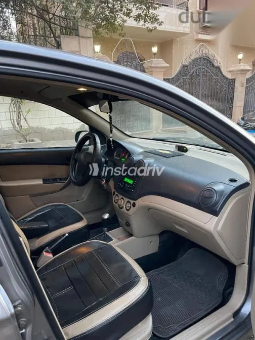 شيفروليه افيو 2017 فضي مستعملة للبيع - 9