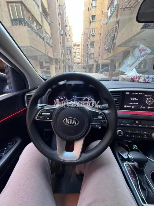 كيا سبورتاج 2021 أبيض مستعملة للبيع - 2