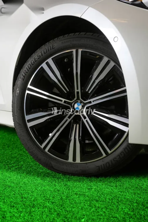 بي ام دبليو 320 2024 أبيض جديدة للبيع - 9