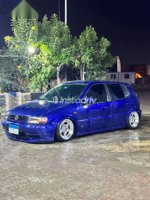 فولكس فاغن بولو 1995 أزرق غامق مستعملة للبيع - 4