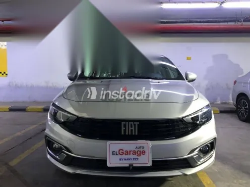 Fiat Tipo 2024 Silver Used for Sale - 1