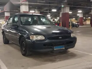 فورد اسكورت 1998 أزرق غامق مستعملة للبيع