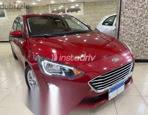 Ford Focus 2021 Burgundy Used for Sale - 2