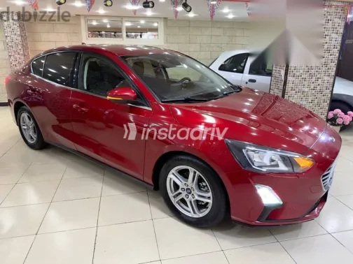 Ford Focus 2021 Burgundy Used for Sale - 7