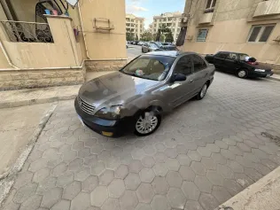 نيسان صنى 2012 رمادي غامق مستعملة للبيع