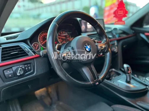 بي ام دبليو 318 2016 أزرق غامق مستعملة للبيع - 3