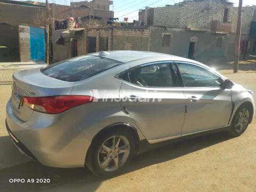 هيونداي افانتي 2011 أبيض مستعملة للبيع - 6