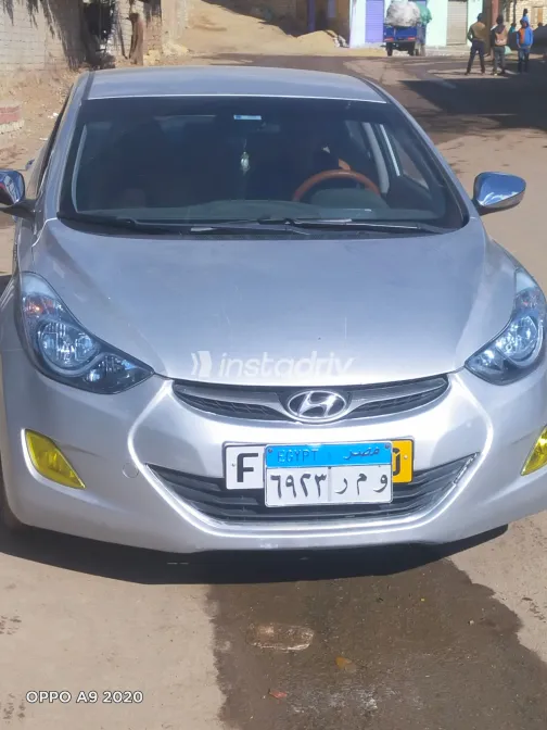 هيونداي افانتي 2011 أبيض مستعملة للبيع - 7