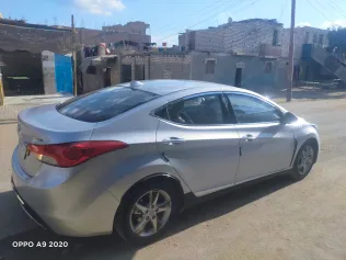 Hyundai Avante 2011 White Used for Sale