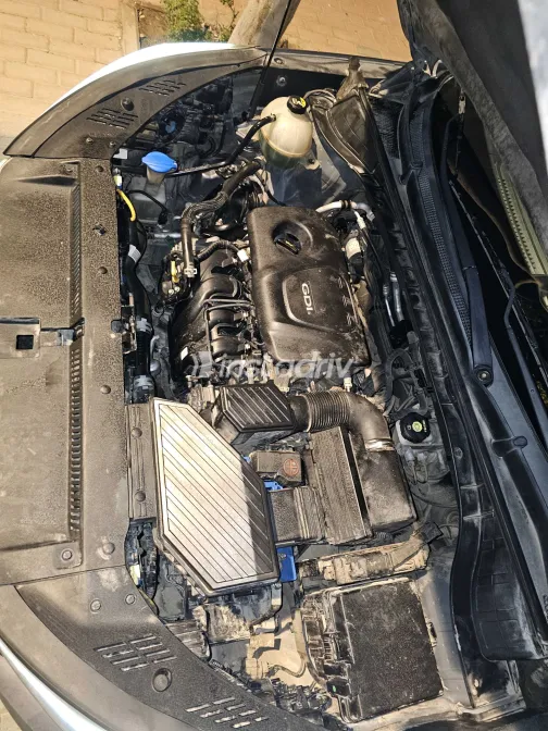 Hyundai Tucson 2018 White Used for Sale - 4