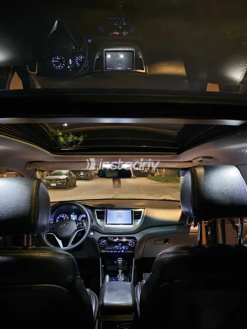 Hyundai Tucson 2018 White Used for Sale - 6