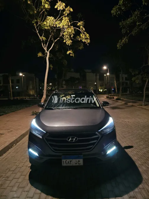 Hyundai Tucson 2018 White Used for Sale - 8