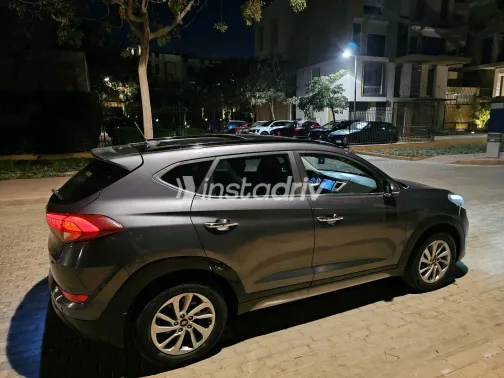 Hyundai Tucson 2018 White Used for Sale - 9