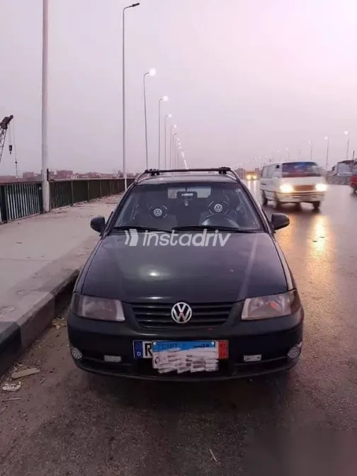 فولكس فاغن باراتى 2006 أزرق غامق مستعملة للبيع - 1